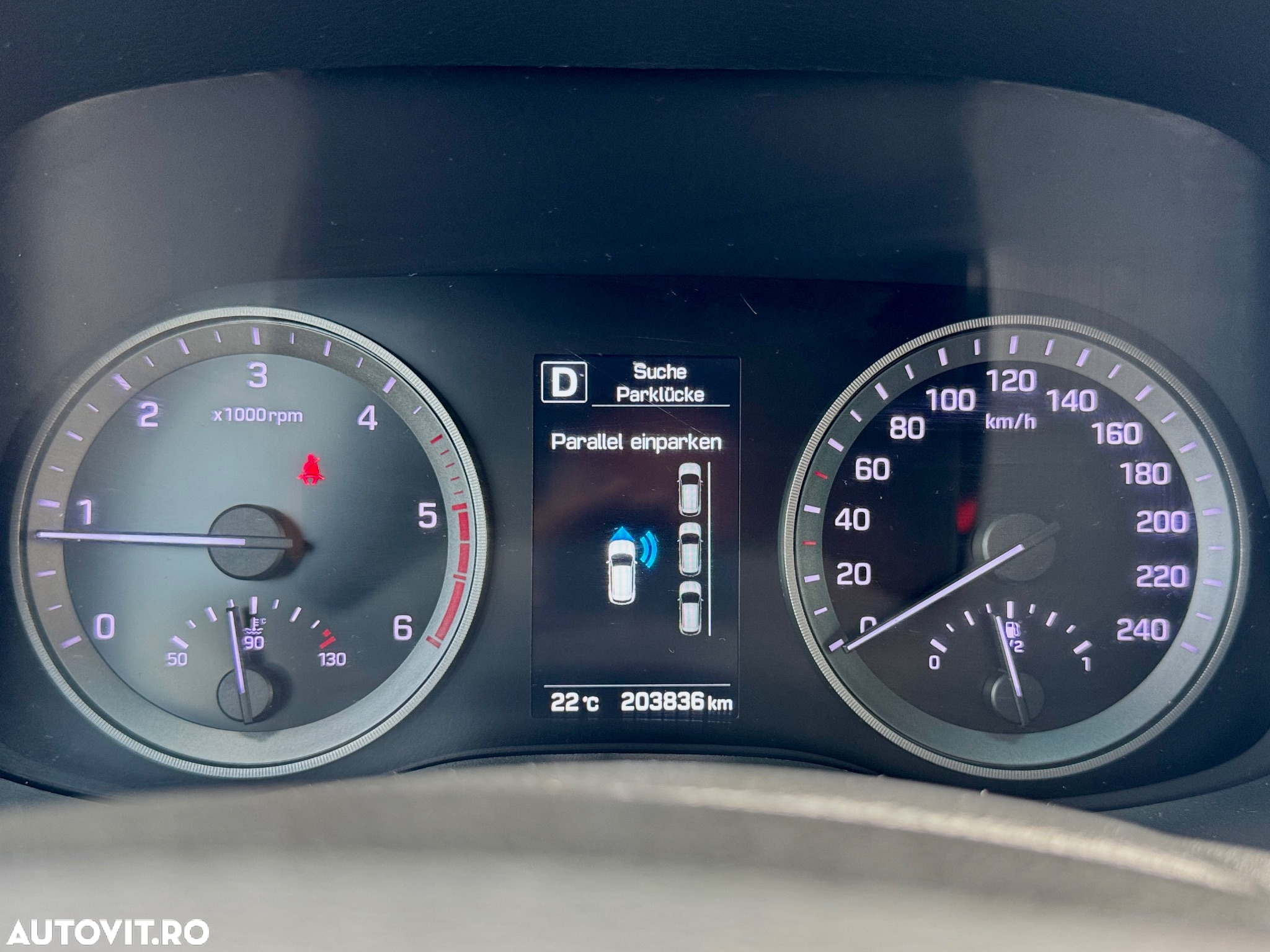 Hyundai Tucson 2.0 CRDI 4WD 6AT Premium+ - 32