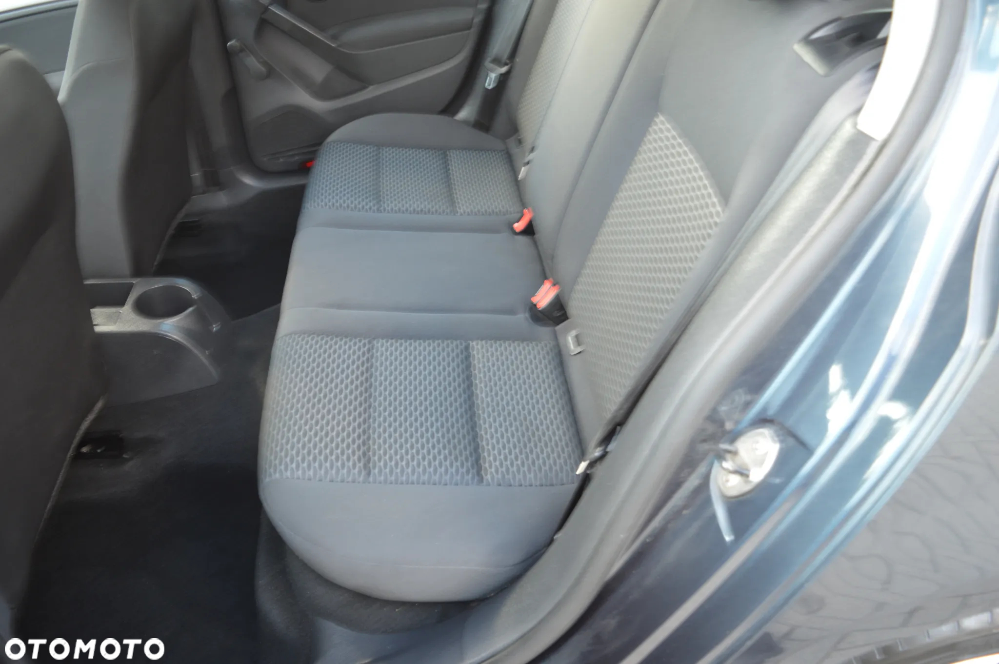 Volkswagen Golf 1.6 TDI DPF Comfortline - 14