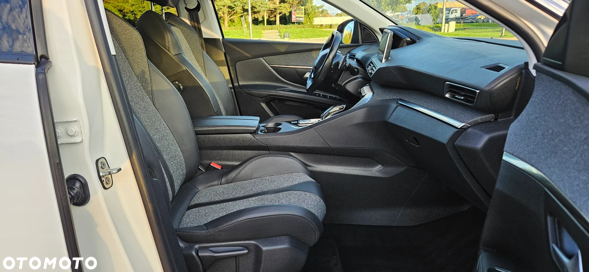 Peugeot 5008 1.5 BlueHDI Allure S&S EAT8 - 6