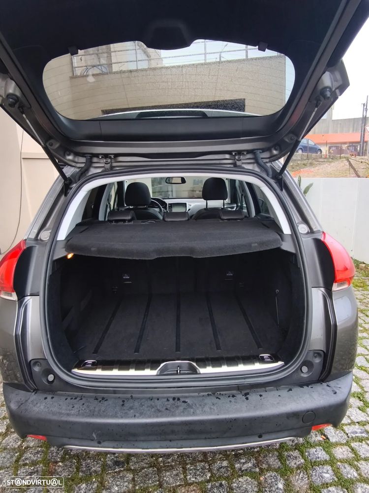 Peugeot 2008 1.2 PureTech Allure - 24