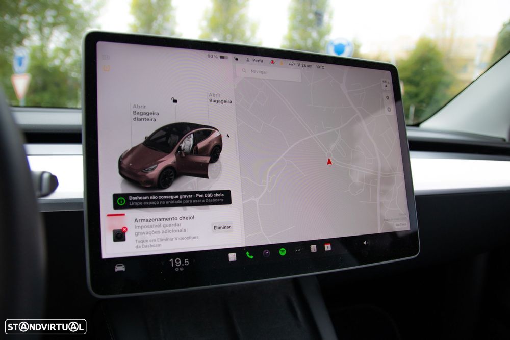 Tesla Model Y Long Range Dual Motor AWD - 29