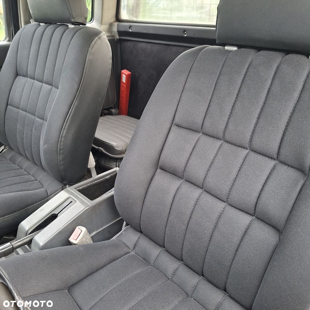 Nissan King Cab - 5