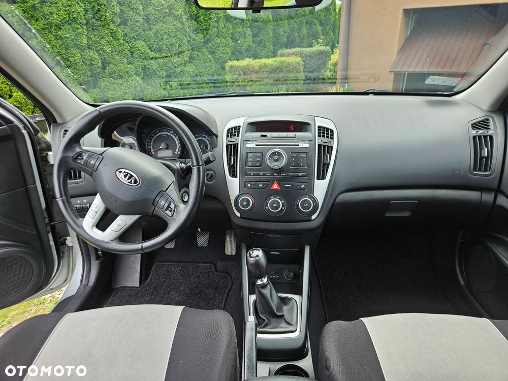 Kia Ceed 1.4 CVVT Attract - 8
