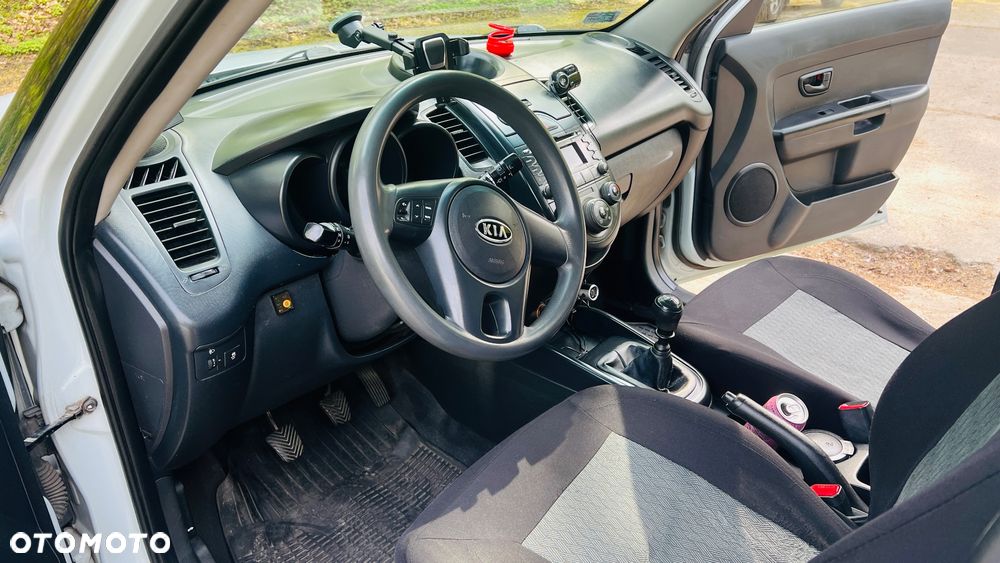 Kia Soul 1.6 L - 21
