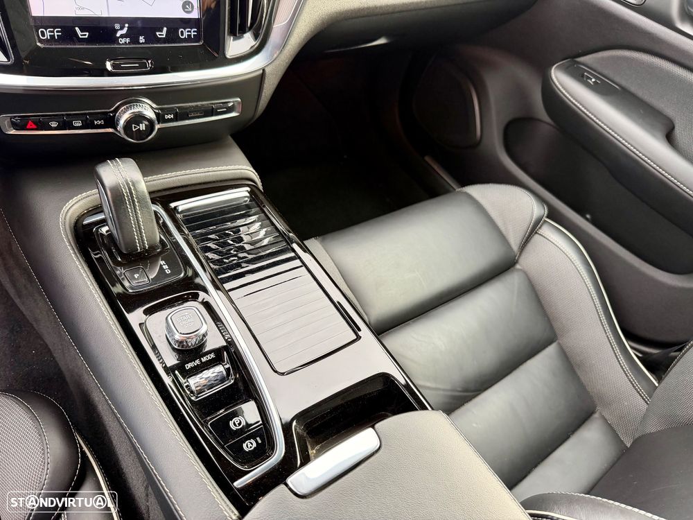 Volvo V60 2.0 T6 AWD TE R-Design Expression - 13