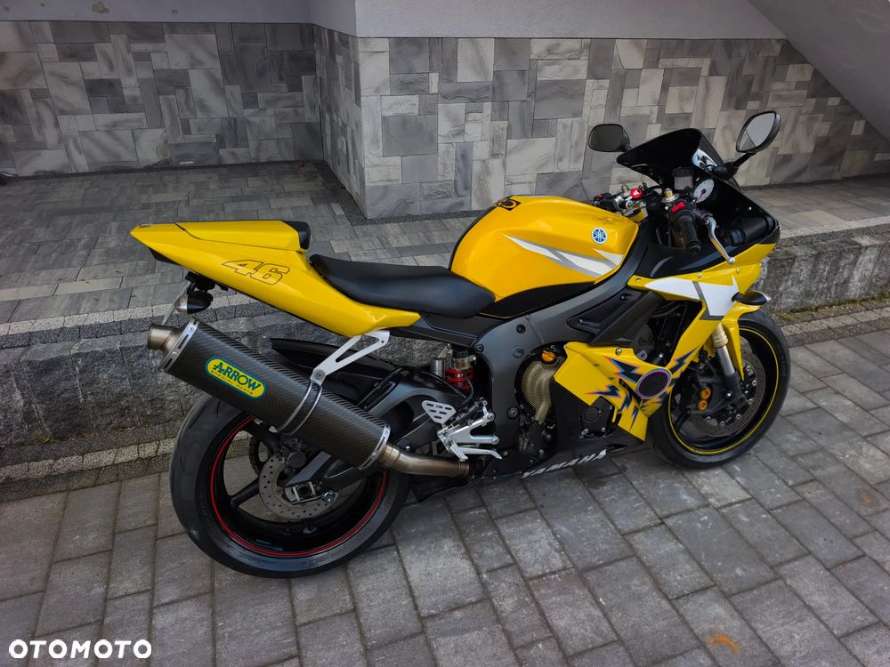 Yamaha R6 - 6