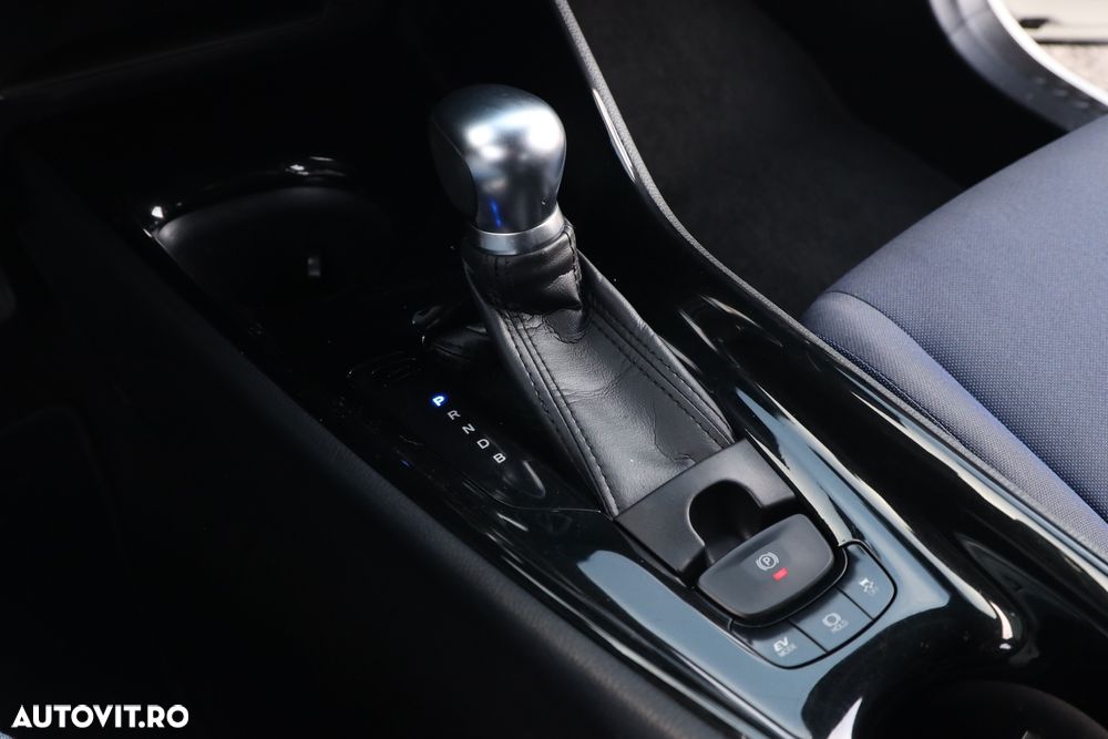 Toyota C-HR Hybrid Style - 26