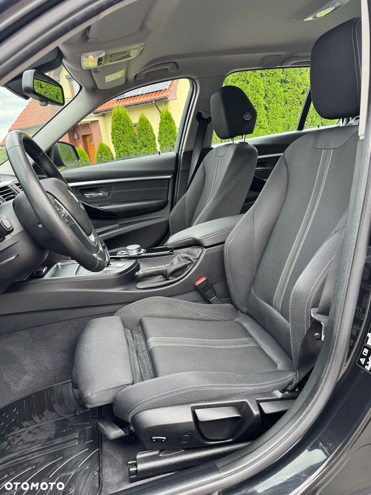 BMW Seria 3 320d xDrive Sport Line - 16