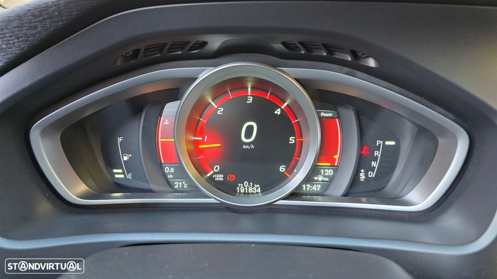 Volvo V40 1.6 D2 Momentum Powershift Eco - 17