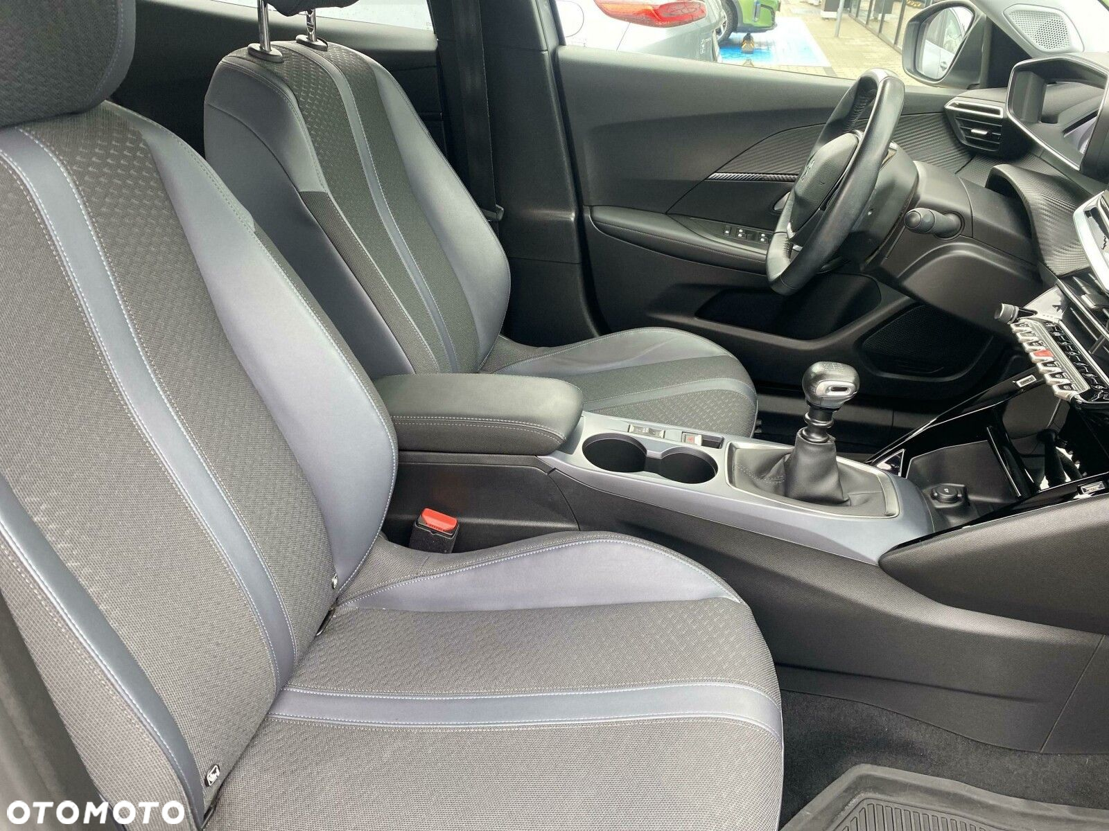 Peugeot 2008 - 24