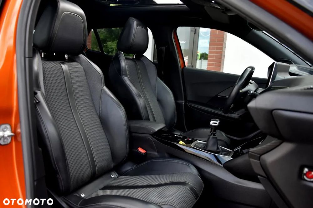 Peugeot 2008 1.2 PureTech GT Line S&S - 26