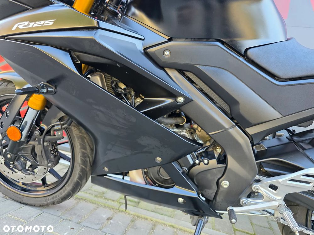 Yamaha YZF - 11