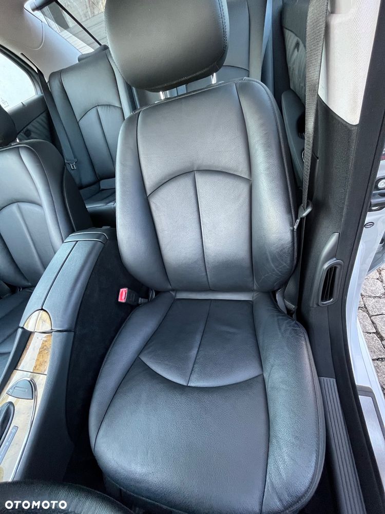 Mercedes-Benz Klasa E 350 4-Matic Avantgarde - 36