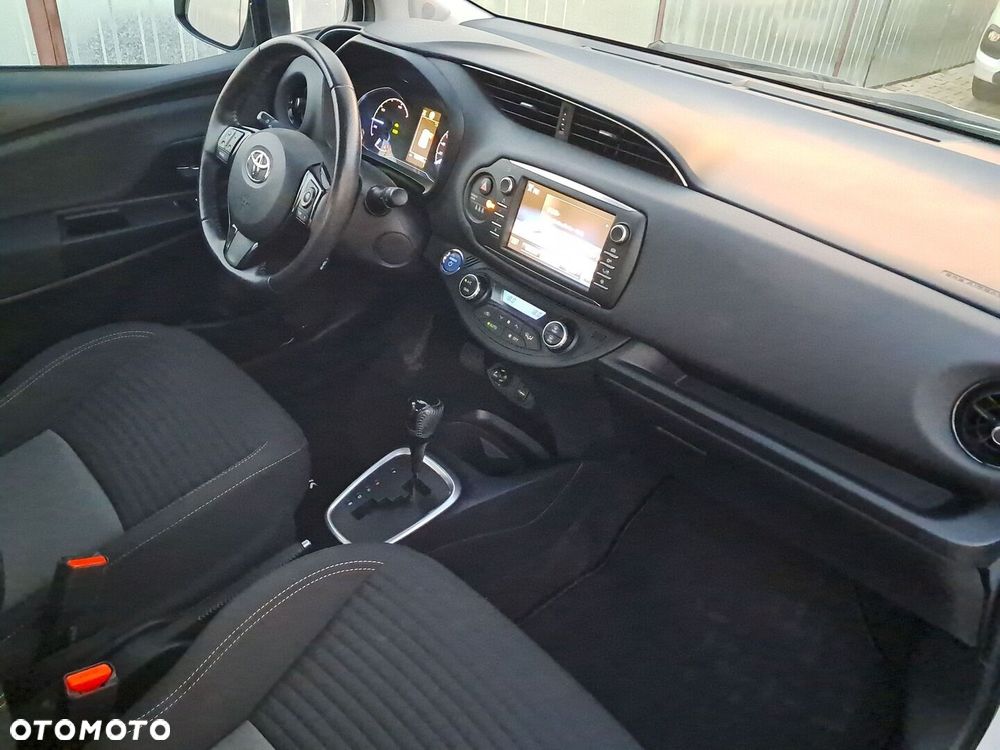 Toyota Yaris - 10