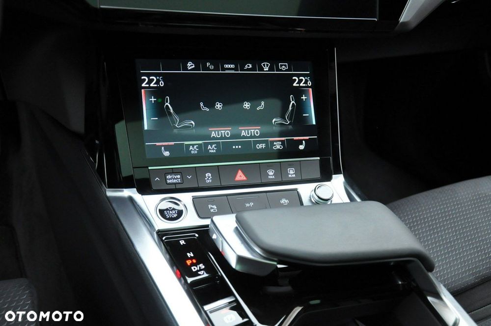 Audi Q8 Sportback e-tron - 23