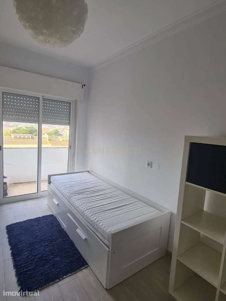 T2 remodelado - Quinta do Rouxinol, Corroios - Grande imagem: 3/7
