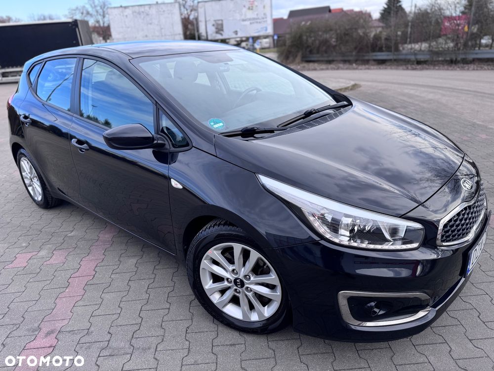 Kia Ceed - 16