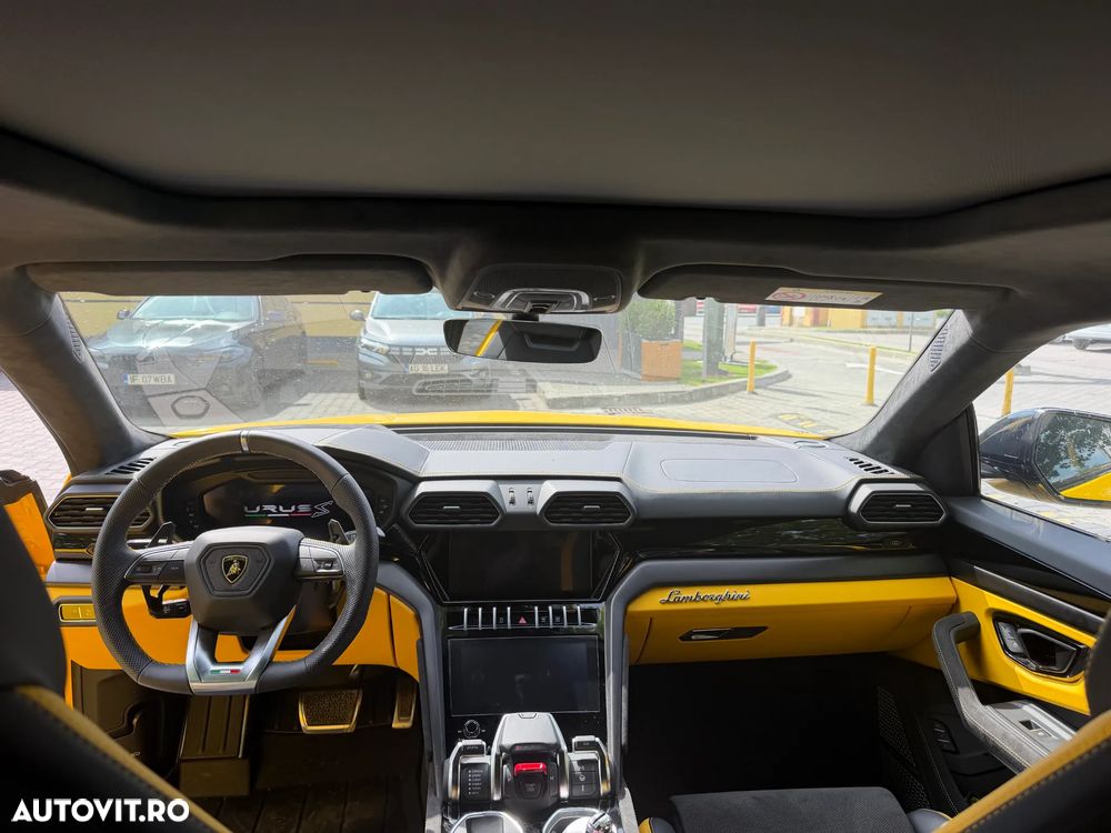 Lamborghini URUS - 15