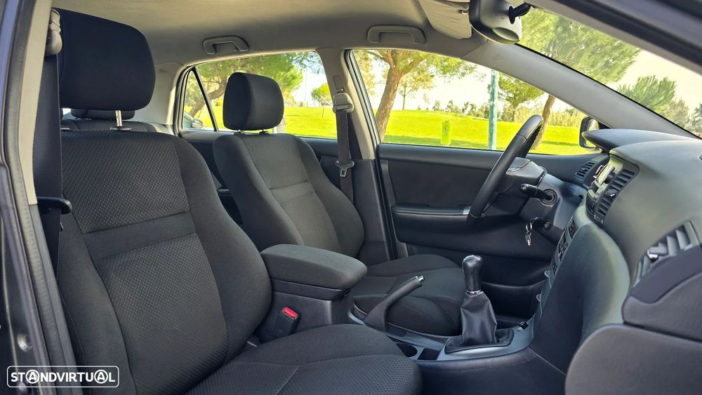 Toyota Corolla 1.4 D-4D Sol - 26