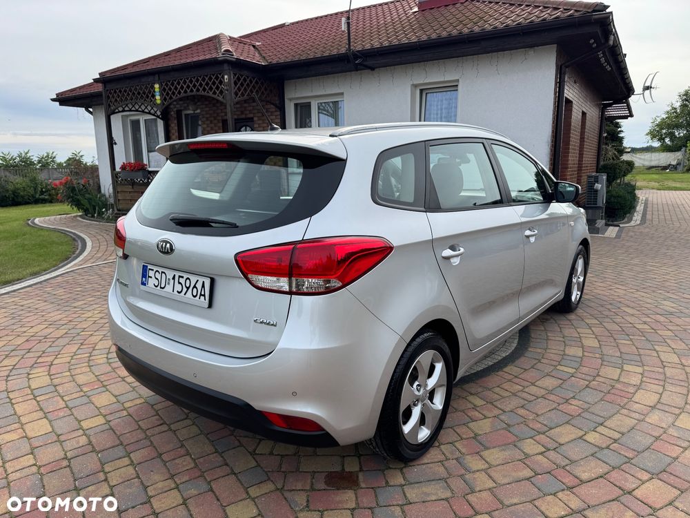 Kia Carens - 13