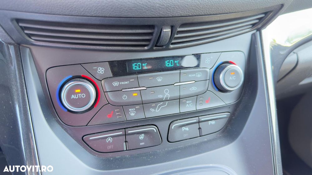 Ford Kuga 2.0 TDCi 4WD Powershift ST-Line - 14