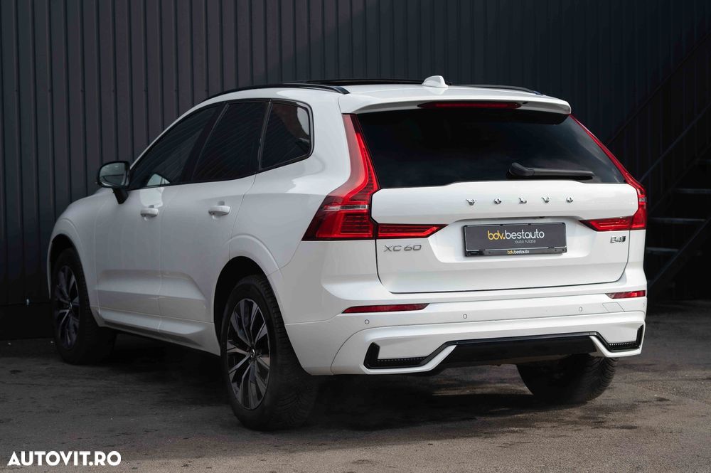 Volvo XC 60 B4 MHEV AT8 AWD R-Design - 27
