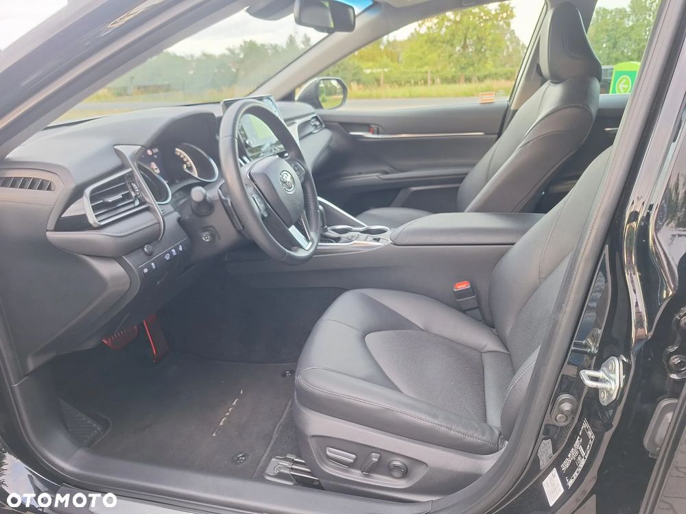 Toyota Camry 2.5 Hybrid Executive CVT - 16