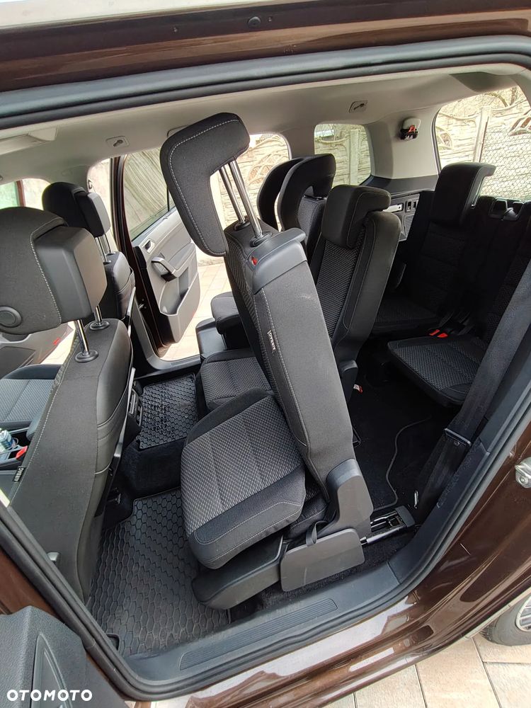 Volkswagen Touran - 9