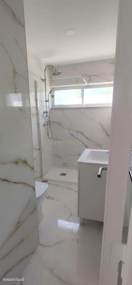 Apartamento T2 Totalmente Remodelado no Coração do Lavradio - Grande imagem: 4/8