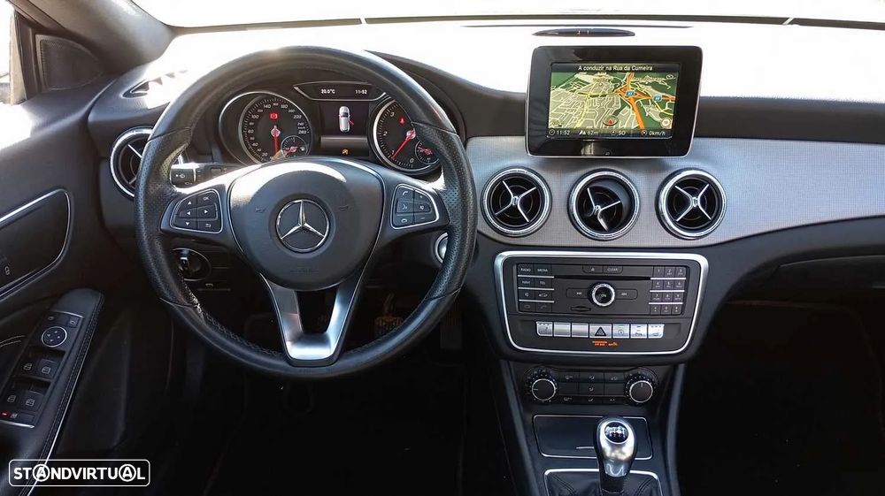 Mercedes-Benz CLA 180 d Shooting Brake - 8