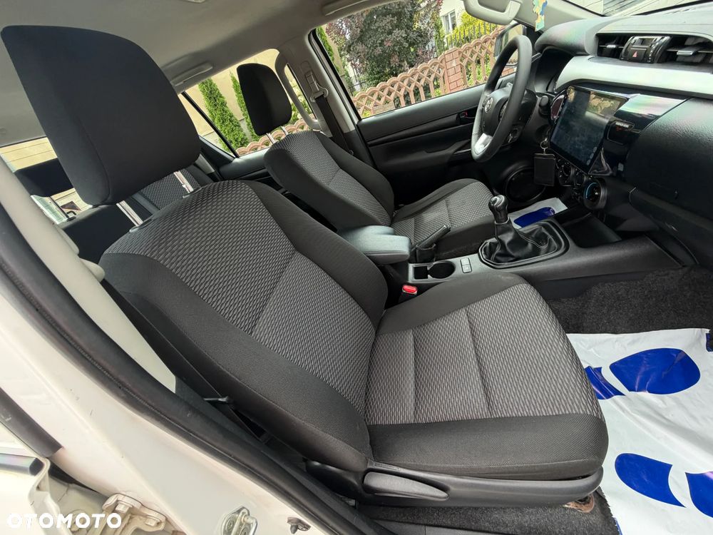 Toyota Hilux 2.4 D-4D Double Cab DLX 4x4 - 17