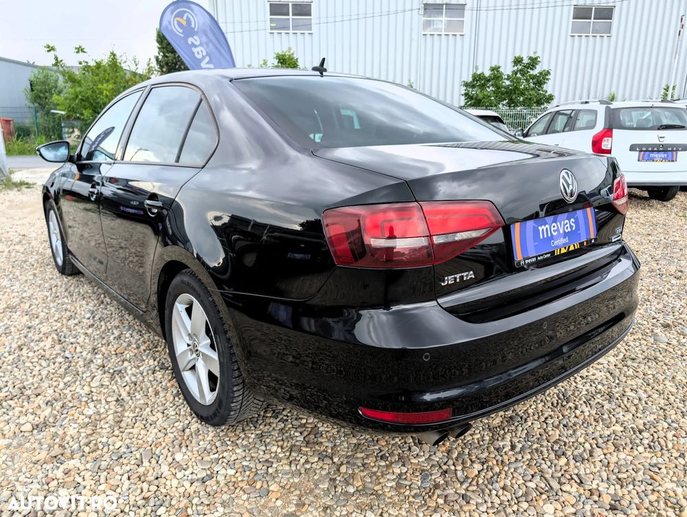 Volkswagen Jetta 2.0 TDI DSG Comfortline - 8