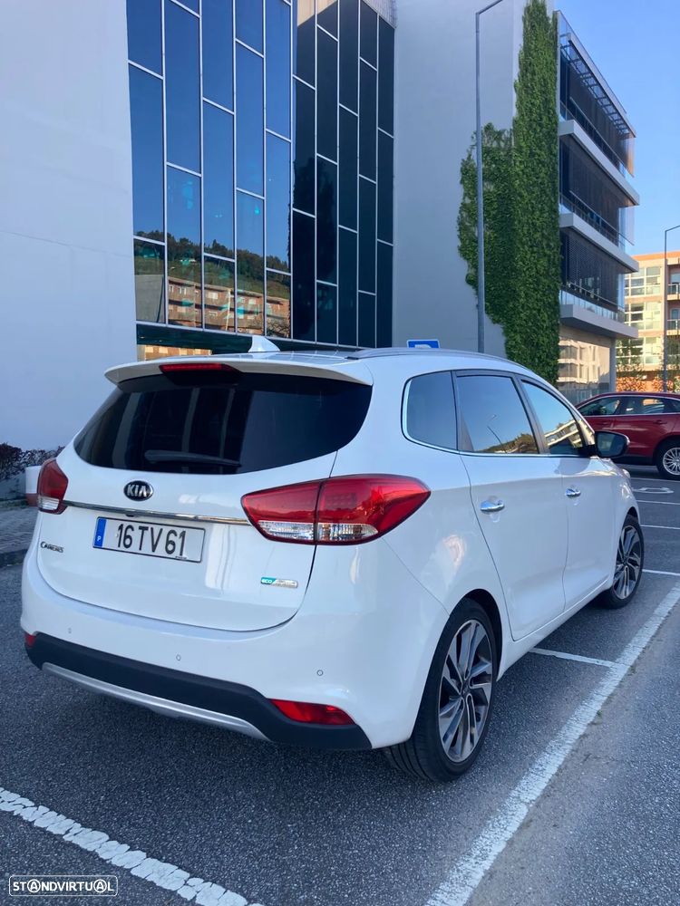 Kia Carens - 1