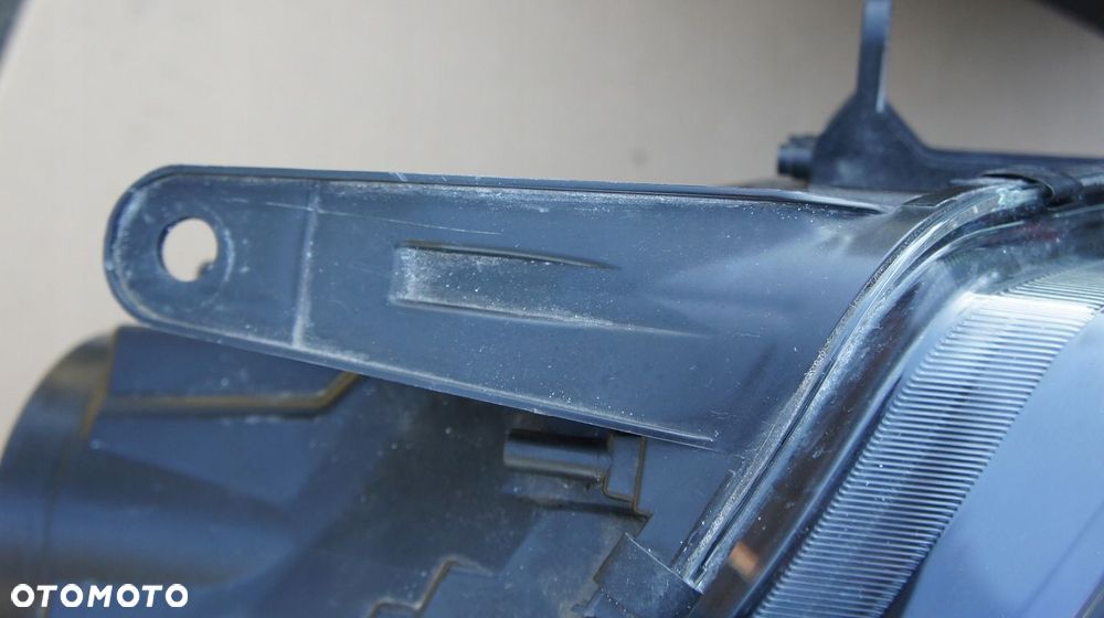 PRZEDNIA LEWA PRAWA LAMPA DACIA DUSTER II - 3