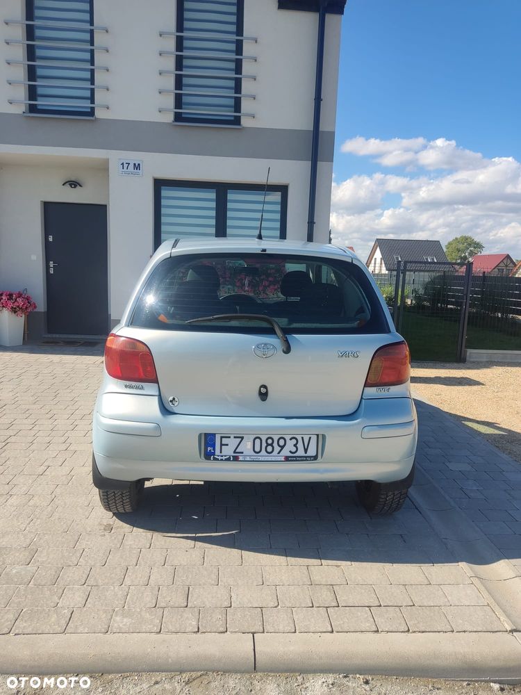 Toyota Yaris - 4