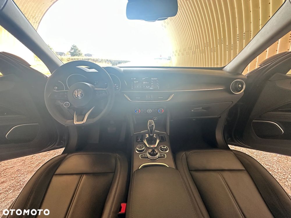 Alfa Romeo Stelvio 2.0 Turbo 16V AT8-Q4 Veloce - 31