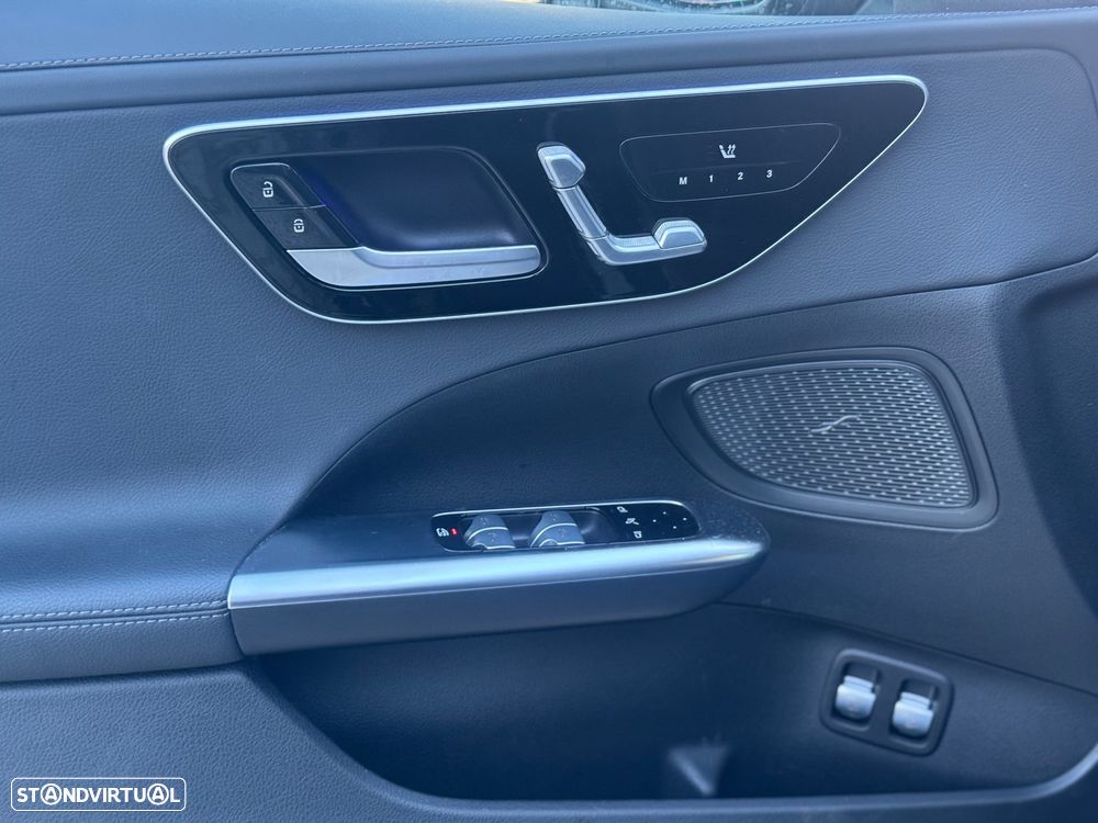 Mercedes-Benz C 300 e AMG Line - 12