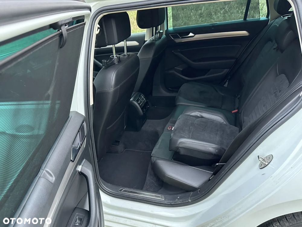 Volkswagen Passat - 16