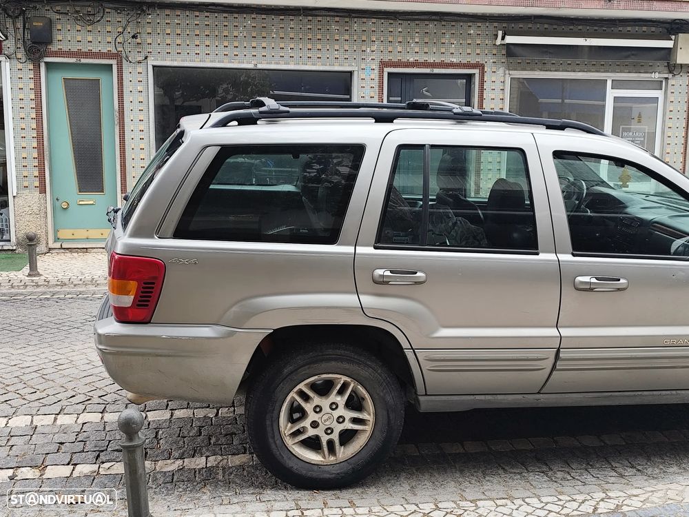 Jeep Grand Cherokee - 16