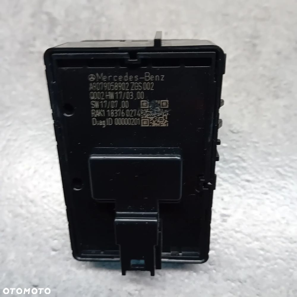 Mercedes Sprinter 907 910 Przełącznik szyb przednich- lewy - 2
