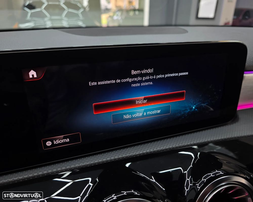 Mercedes-Benz A 250 Limousine e 8G-DCT AMG Line - 23