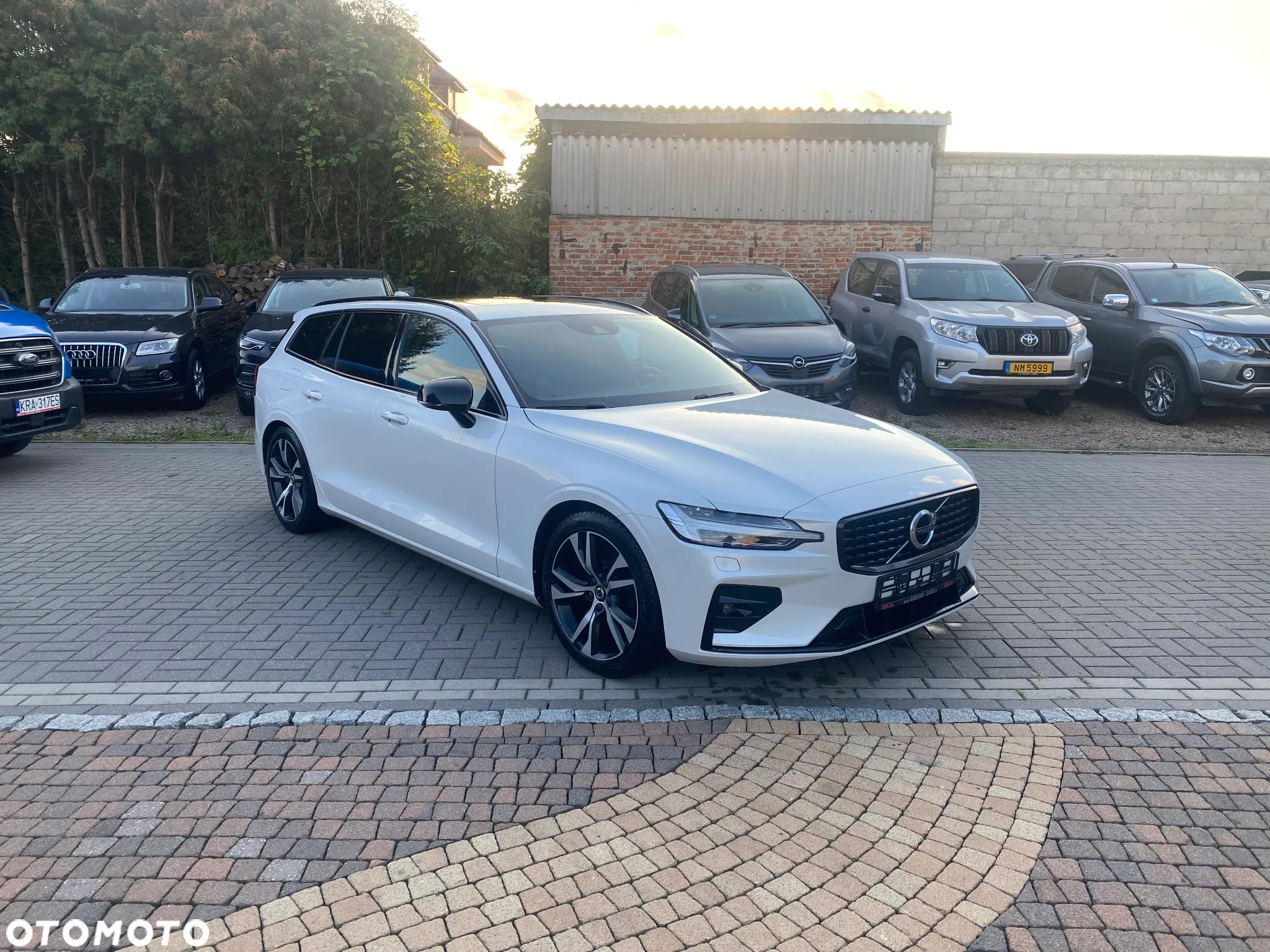 Volvo V60 D3 R-Design - 3