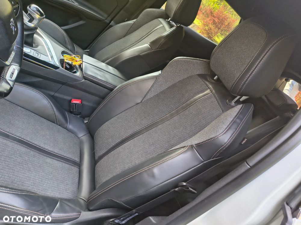 Peugeot 3008 - 16