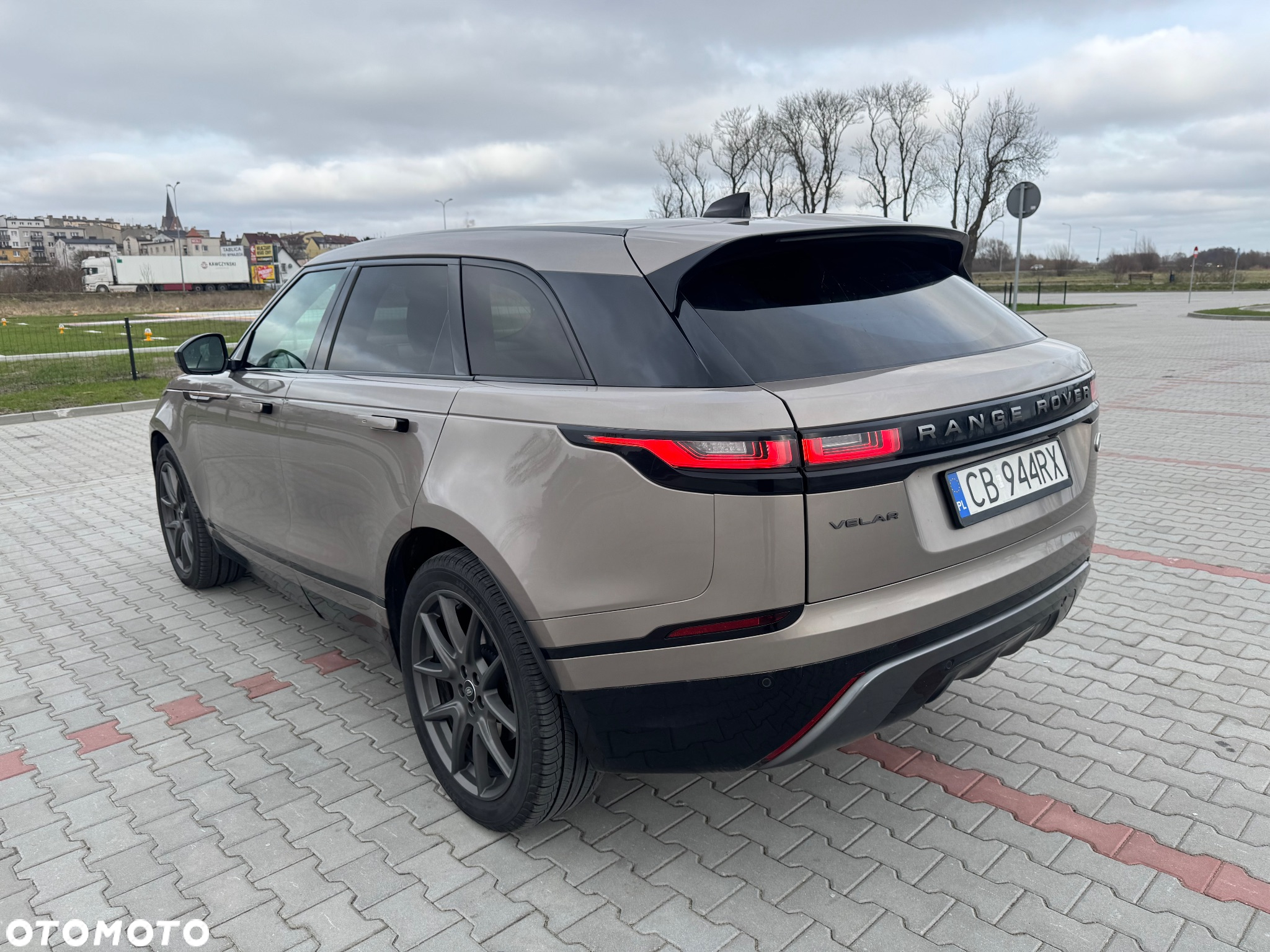 Land Rover Range Rover Velar 2.0 P250 R-Dynamic SE - 4