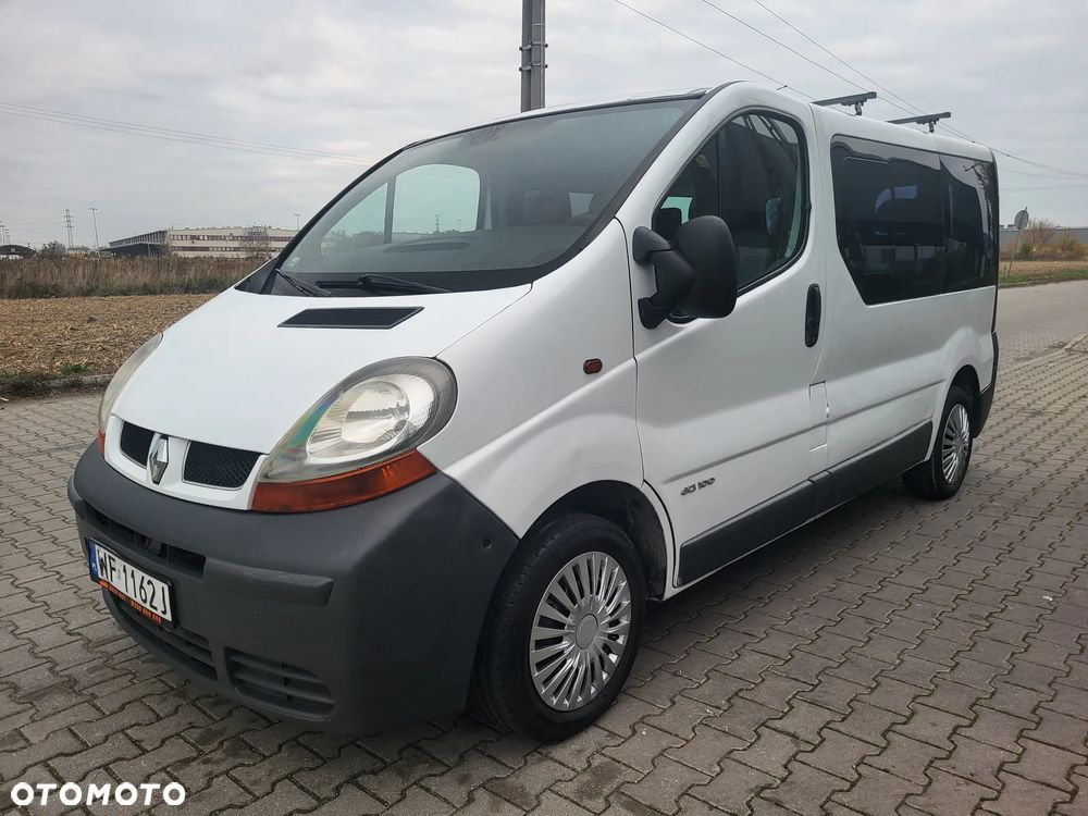 Renault Trafic Passenger - 18