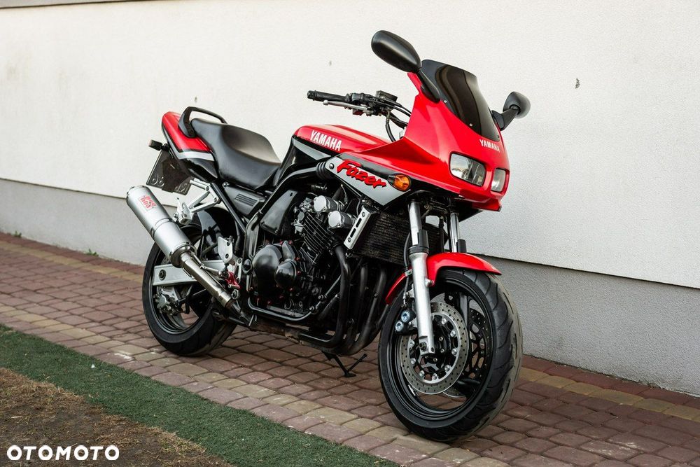 Yamaha FZS - 1