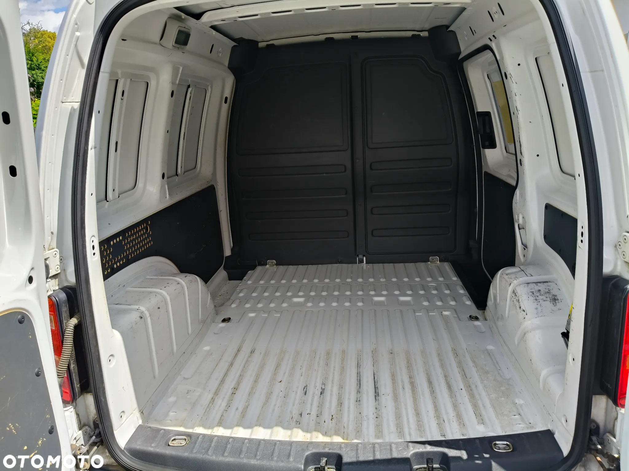 Volkswagen Caddy - 17