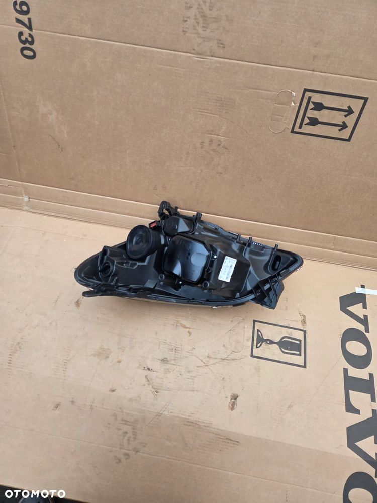 Reflektor Lampa prawa prawy przód przednia OPEL ASTRA H III GTC Xenon 93190391 - 9