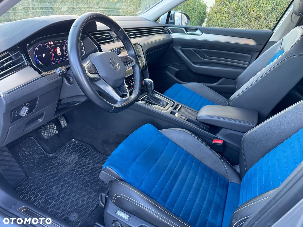 Volkswagen Passat Variant 2.0 TDI EVO Elegance DSG - 11