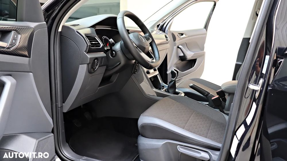 Volkswagen T-Cross - 12